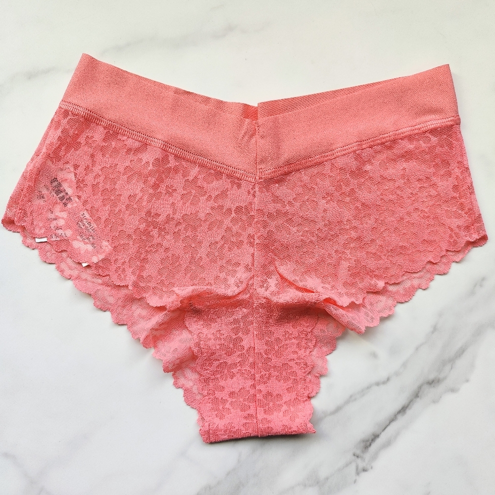 NWT PINK VICTORIA'S SECRET NO-SHOW FLORAL LACE CHEEKY PANTY IN CRAZY FOR CORAL M